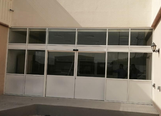 Aluminium framed curtainwall partition